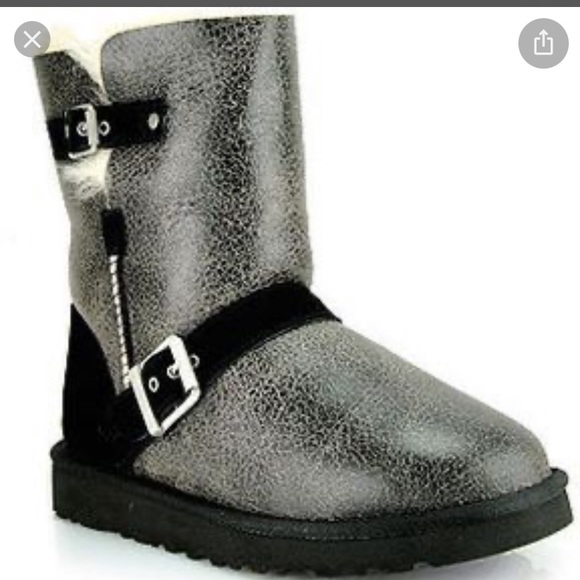 Dylan UGG Boot - Picture 13 of 16